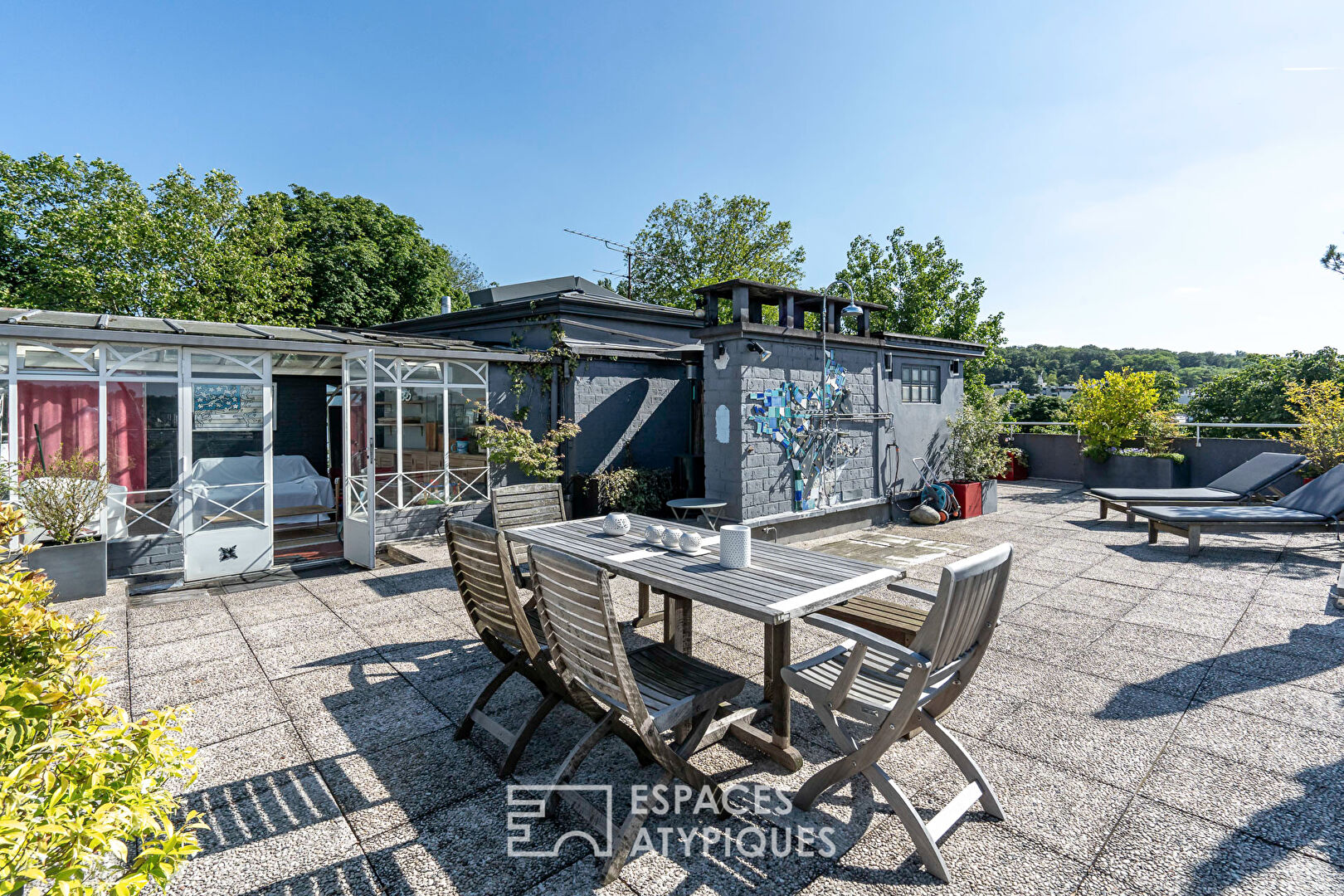 Top floor with roof terrace and breathtaking view in Sèvres Rive-Gauche
