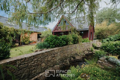 La bucolique – Wooden frame house and farmhouse by the sea