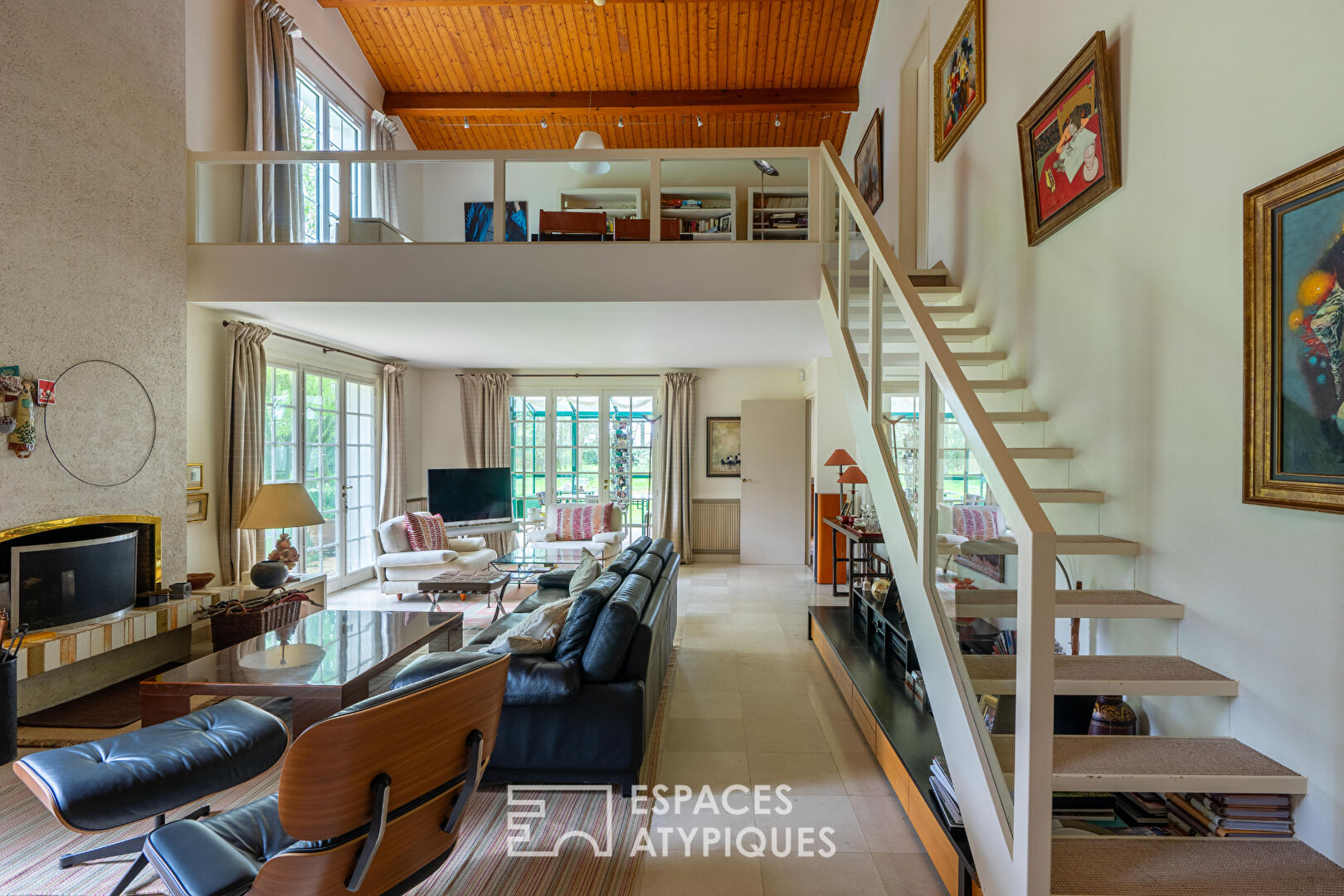 Architect-designed 70s house with a summer home on a park