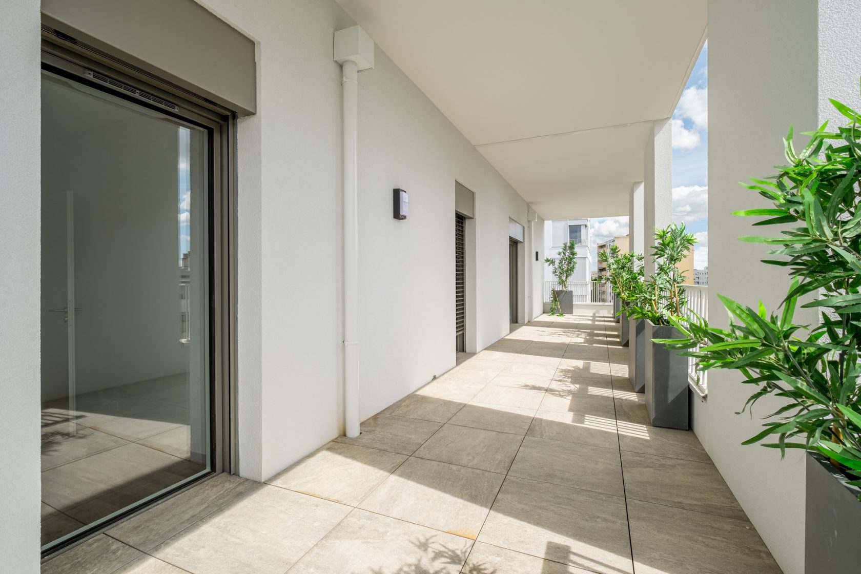 Magnificent family roof terrace in Monplaisir