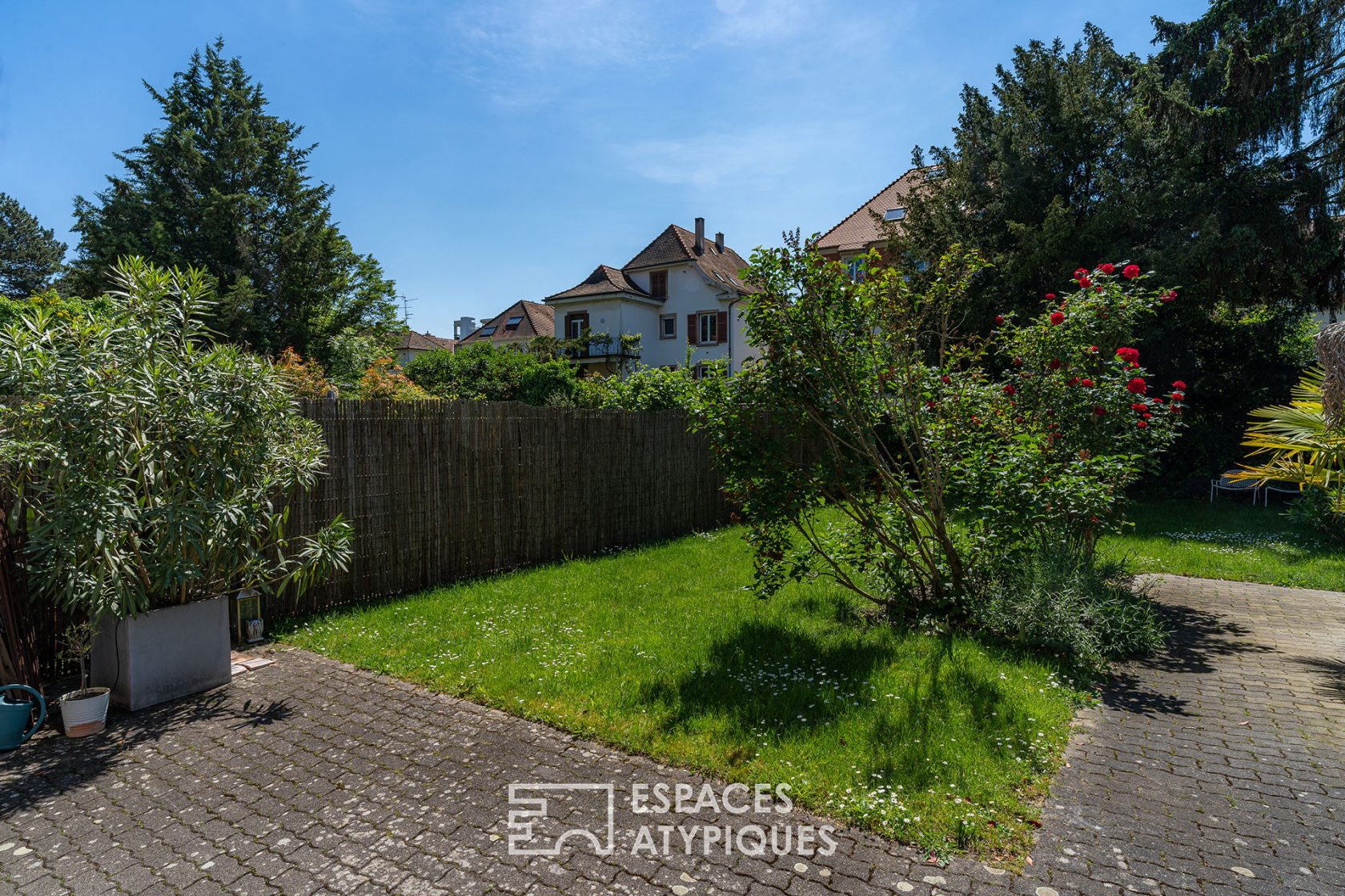 Flat and garden in the heart of the XV district