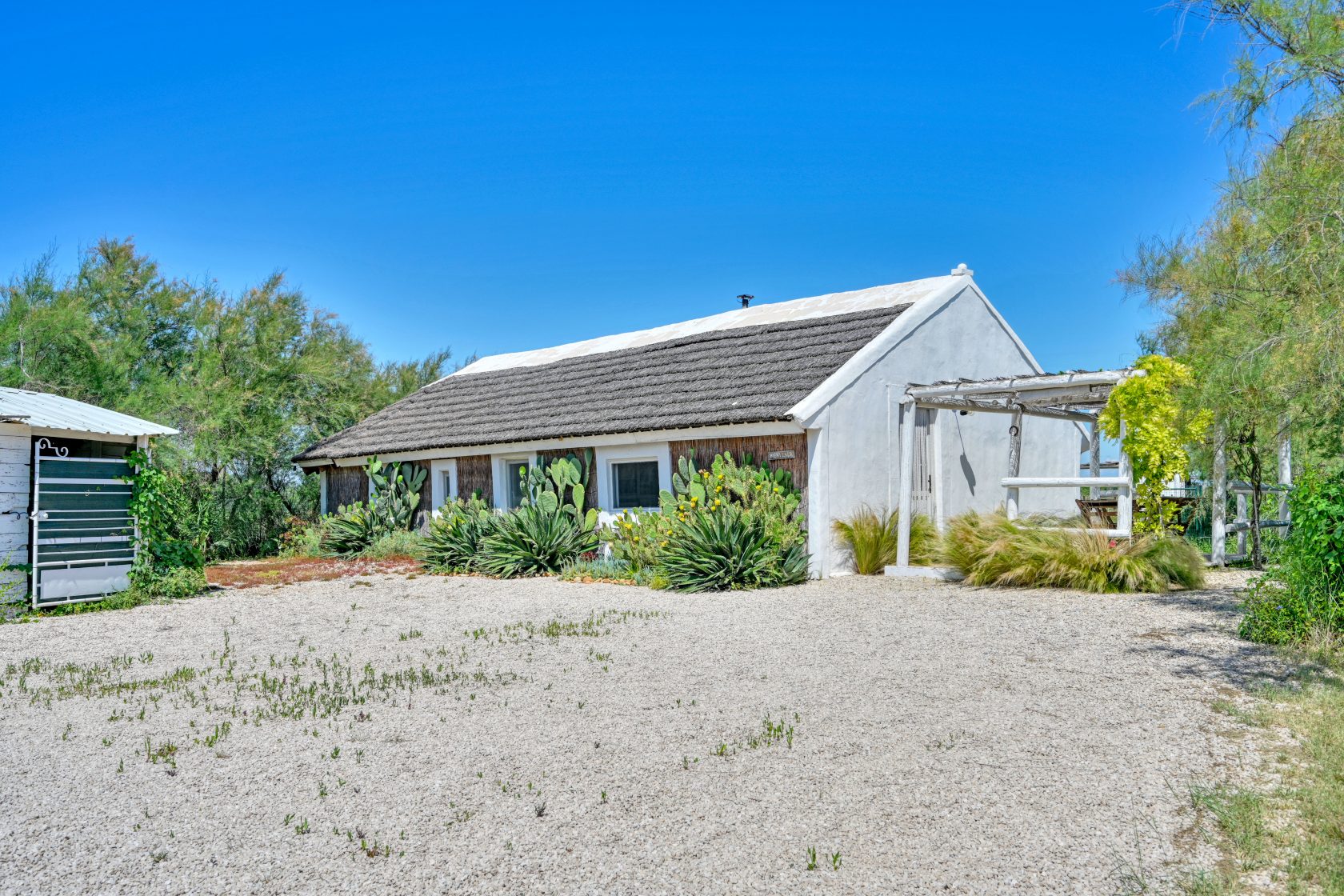 Les deux maisons de Gardian en petite Camargue