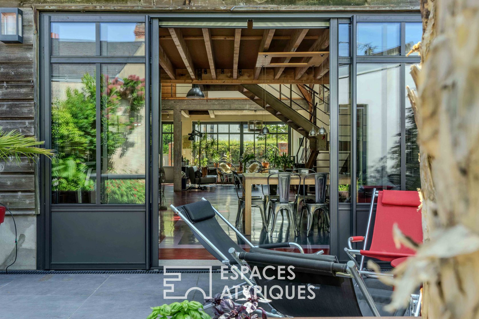 Nantes-Chantenay: Superbe loft rénové avec ses espaces extérieurs