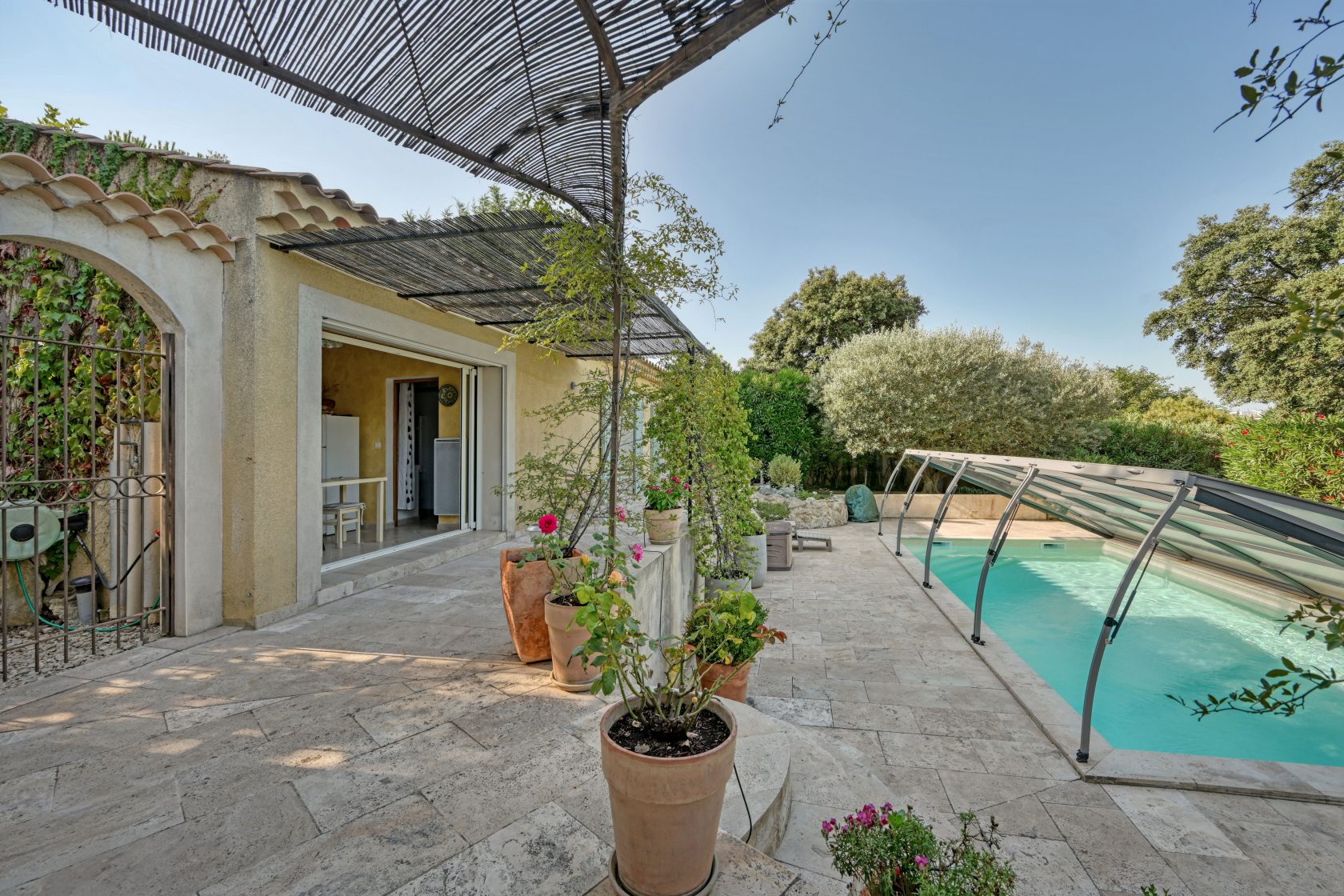 Maison à la vue dégagée et son gîte indépendant