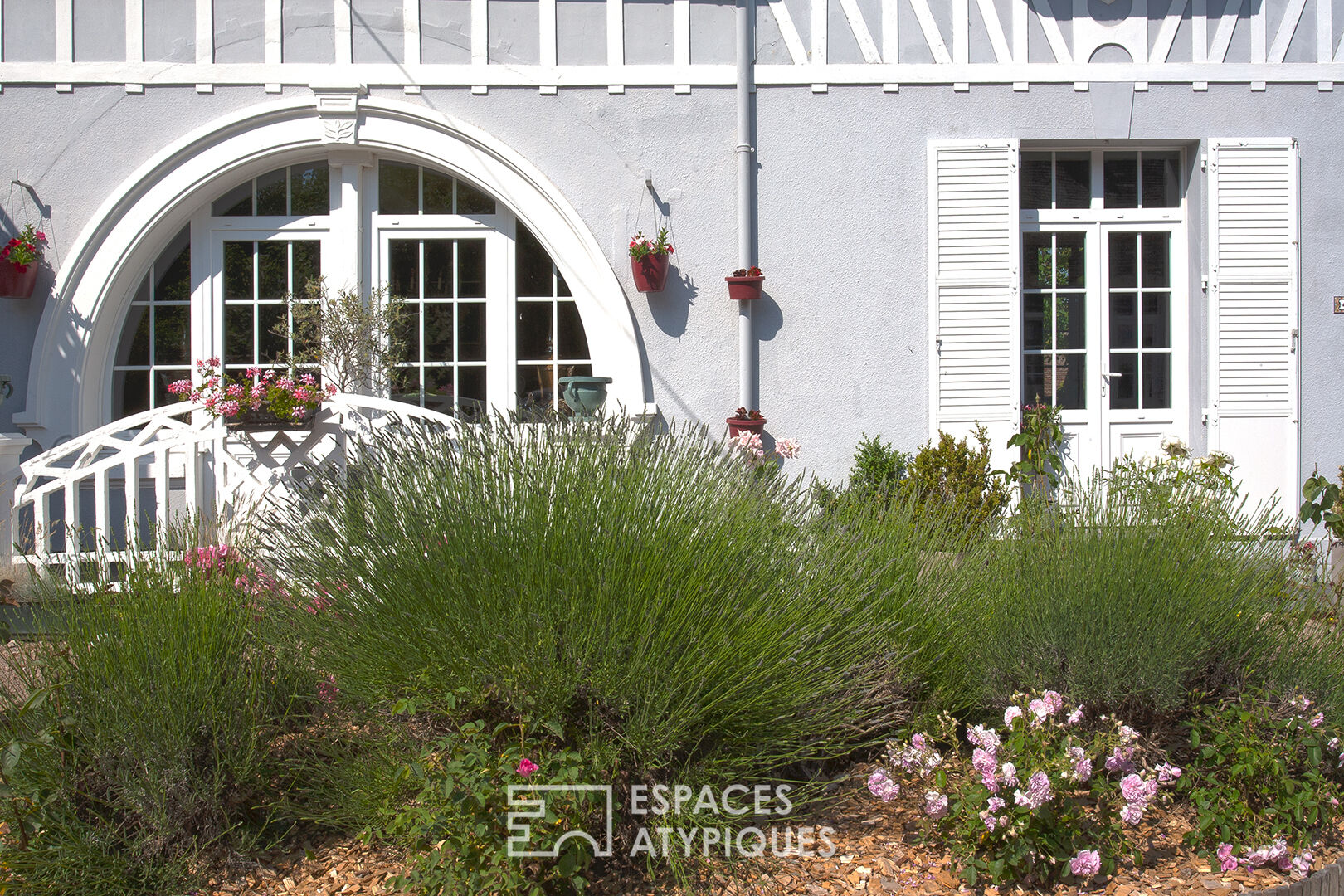 Character farmhouse with gite in the countryside