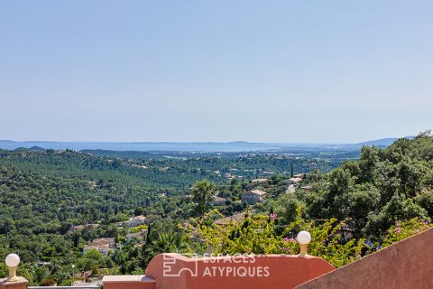 Character Provençal villa with superb sea view