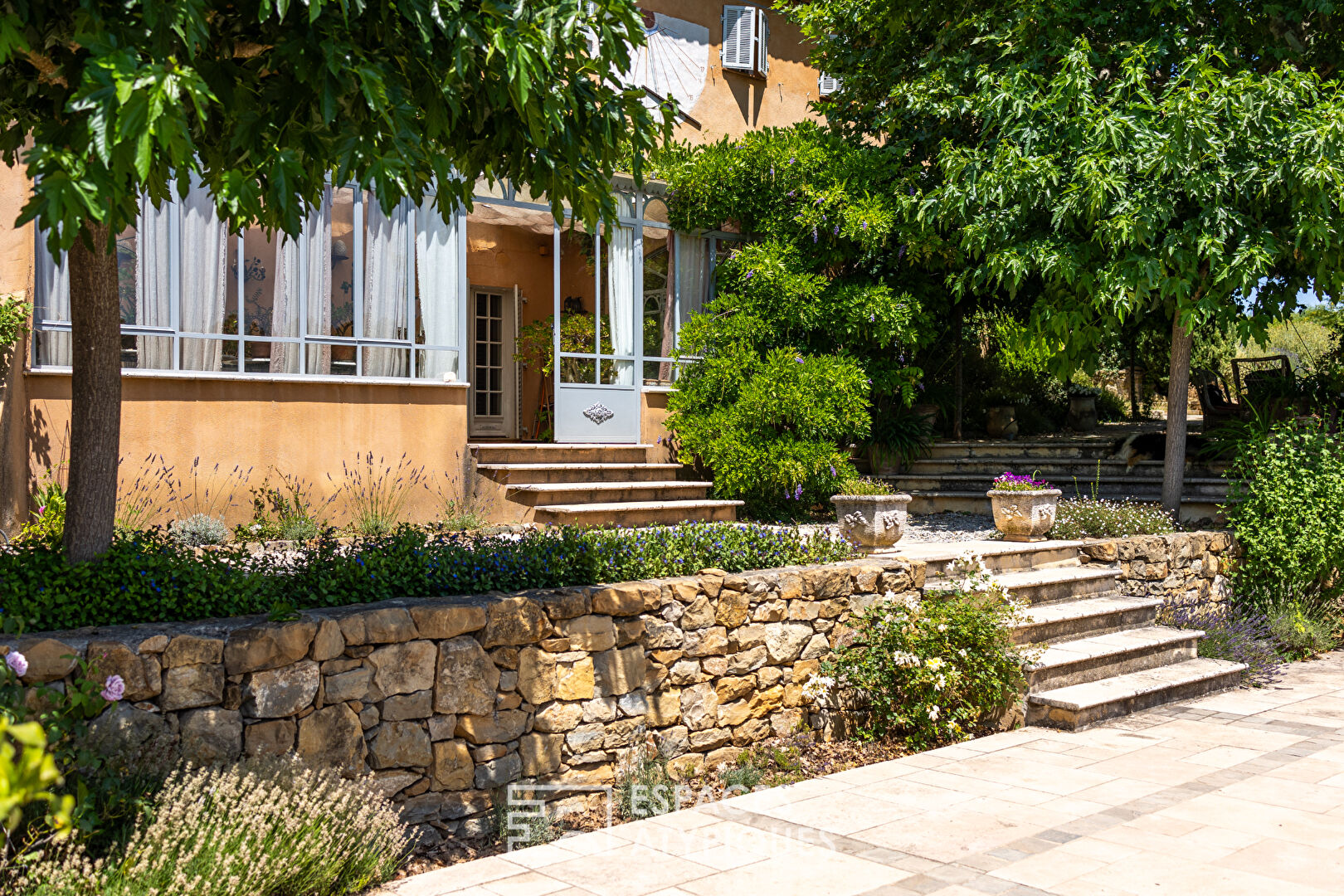Charm and intimacy in the heart of the Var! Bastide with pond and pool house