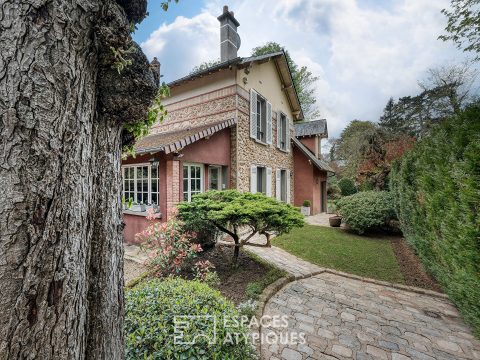 Une maison rénovée avec jardin dans le centre ville de Soisy sur Seine