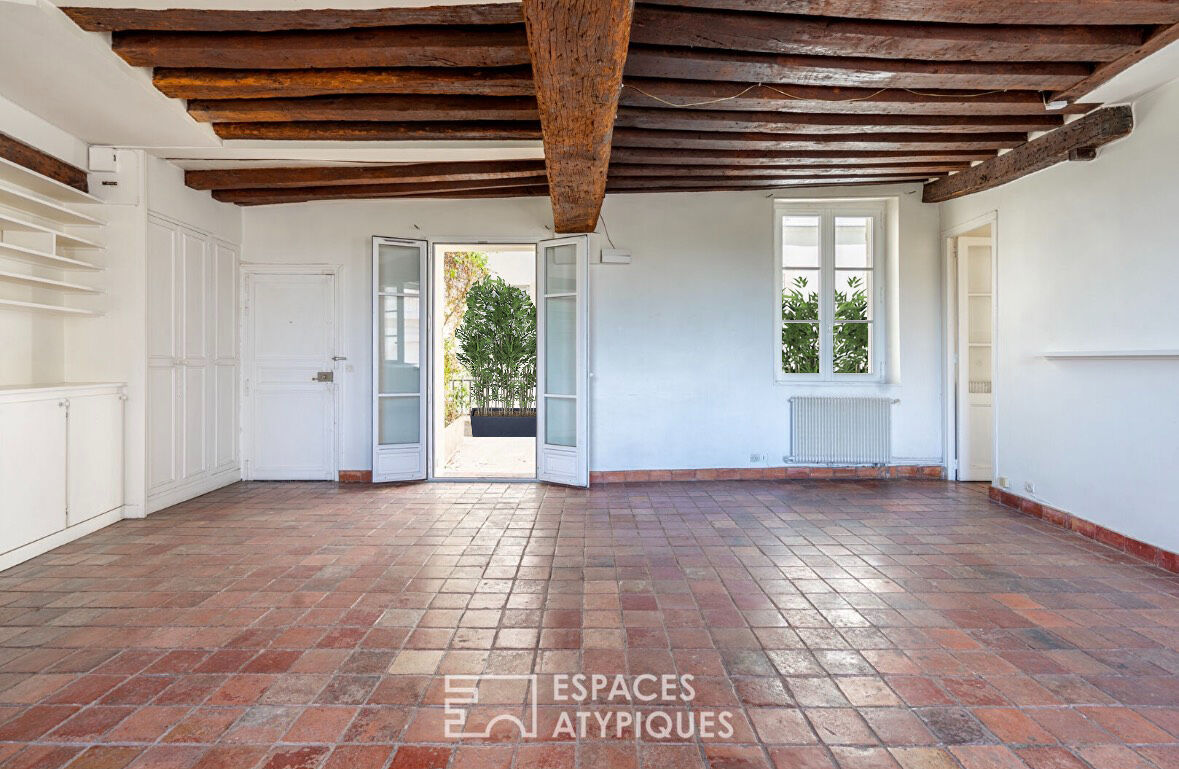 Appartement à rénover avec terrasse et vue Église Saint-Eustache