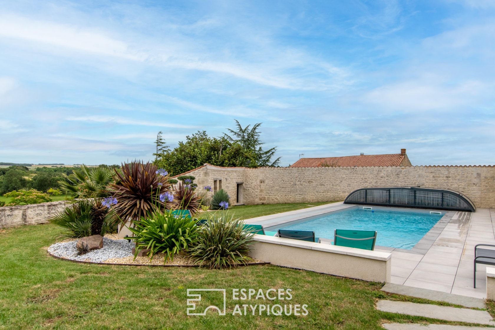 Elégante maison bourgeoise avec piscine