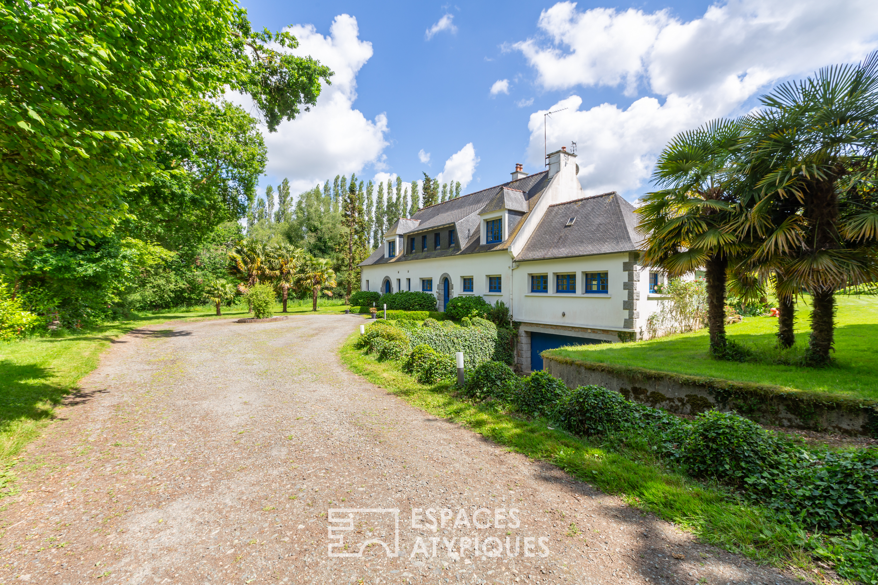 Propriété avec piscine et son parc de 3,4 hectares à PABU