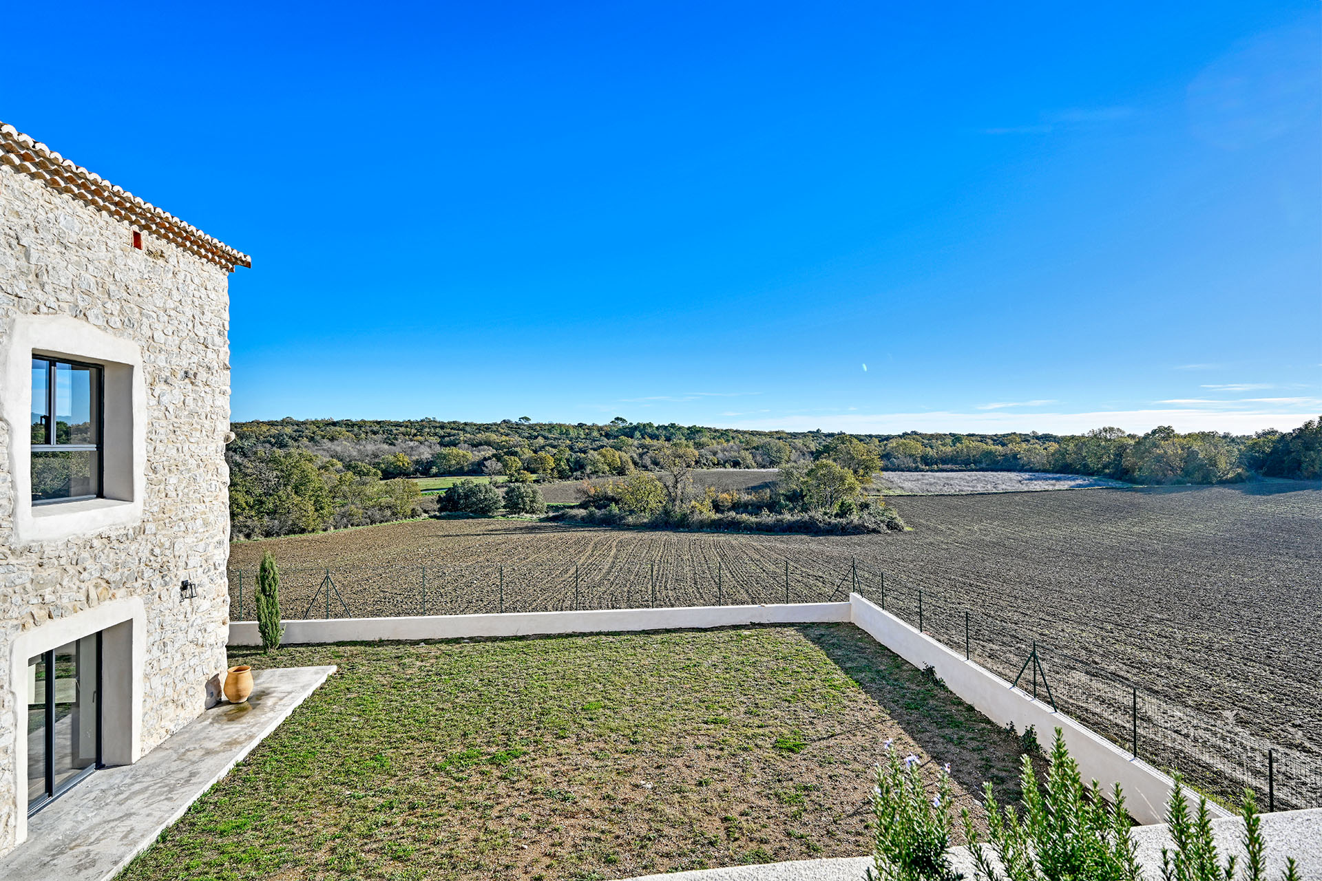 Sublime renovated loft-style sheepfold with view