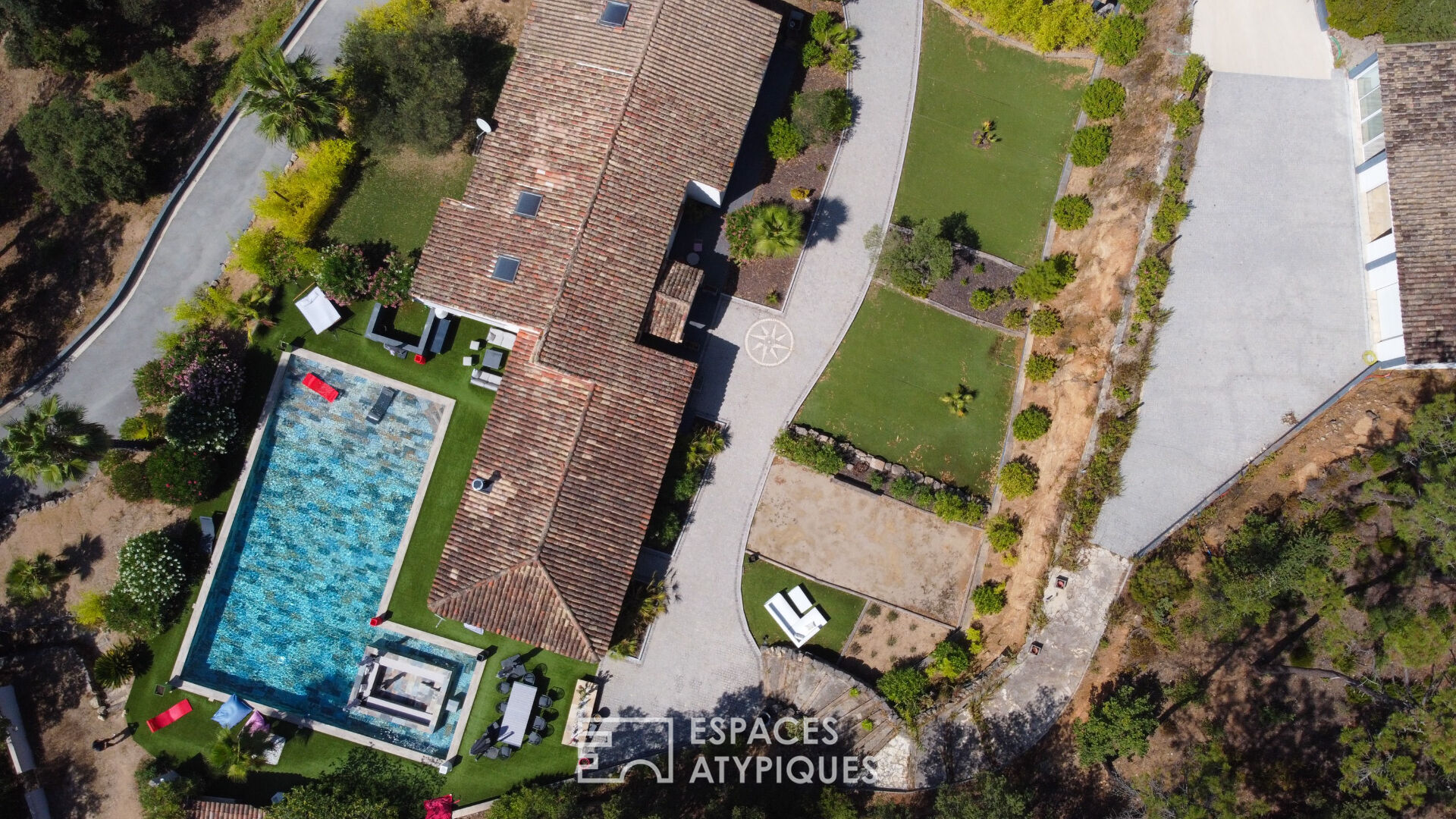 Exceptional Villa with its “Grandiose” swimming pool