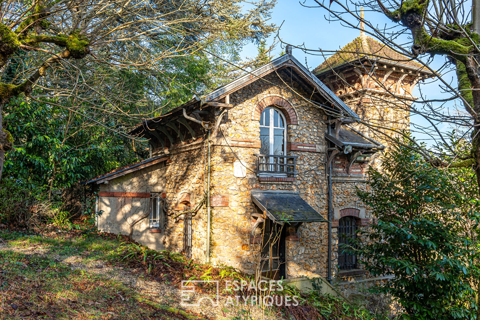 Authentique propriété style anglo-normand dans le centre historique de Villennes Sur Seine