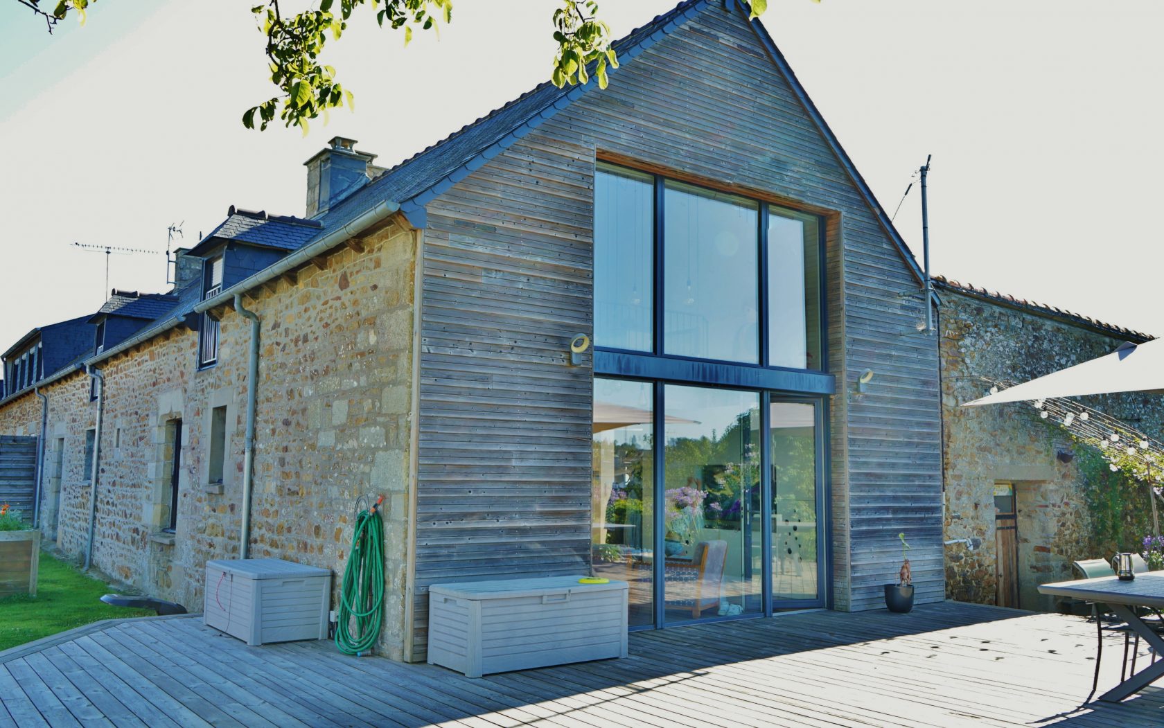 Maison de ville avec sa dépendance et son grand garage