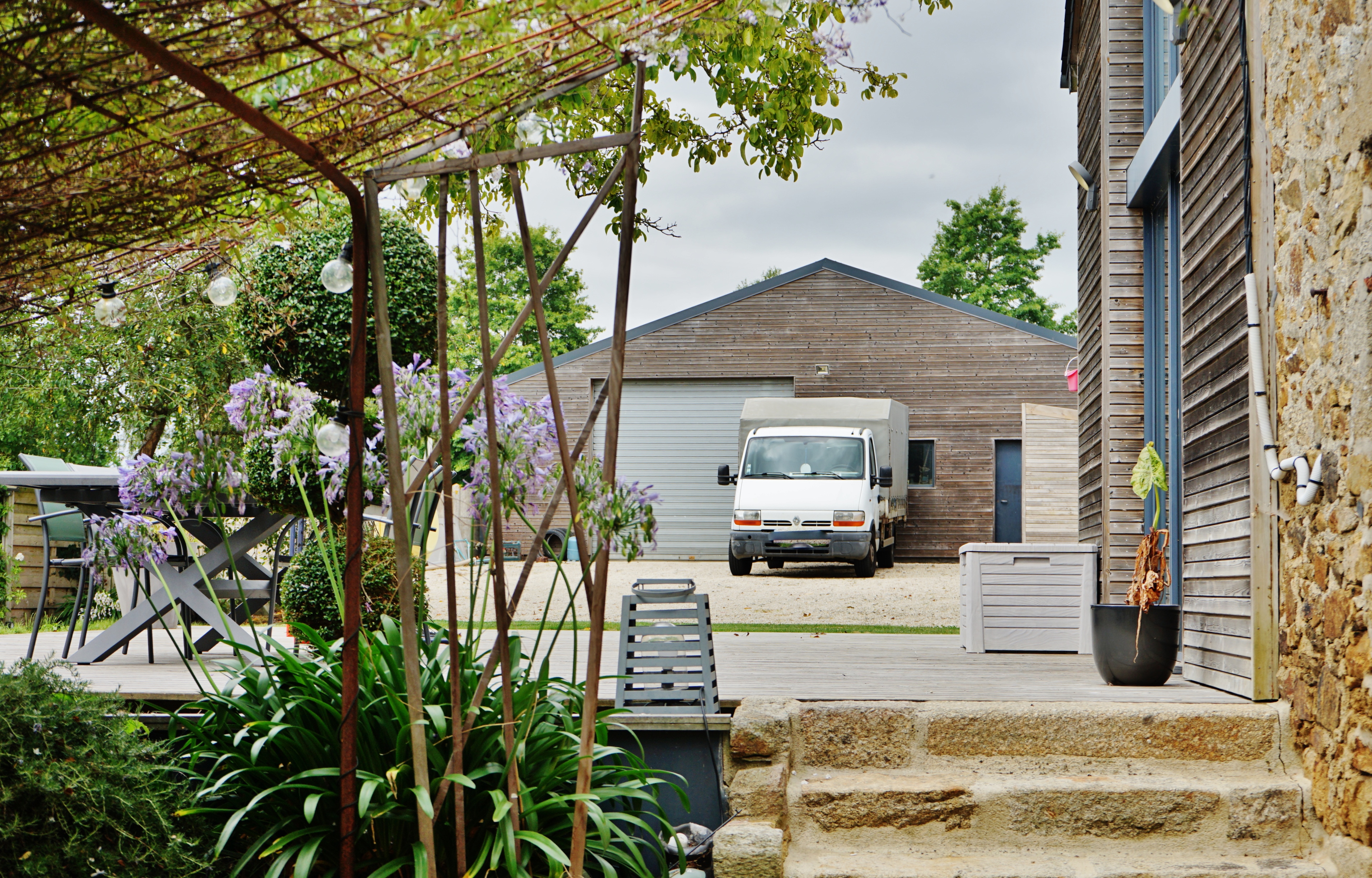 Maison de ville avec sa dépendance et son grand garage