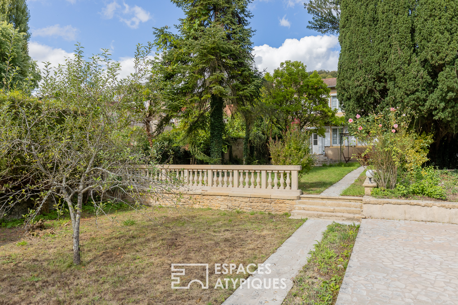 Demeure bourgeoise fin XVIIe siècle avec piscine et jardin