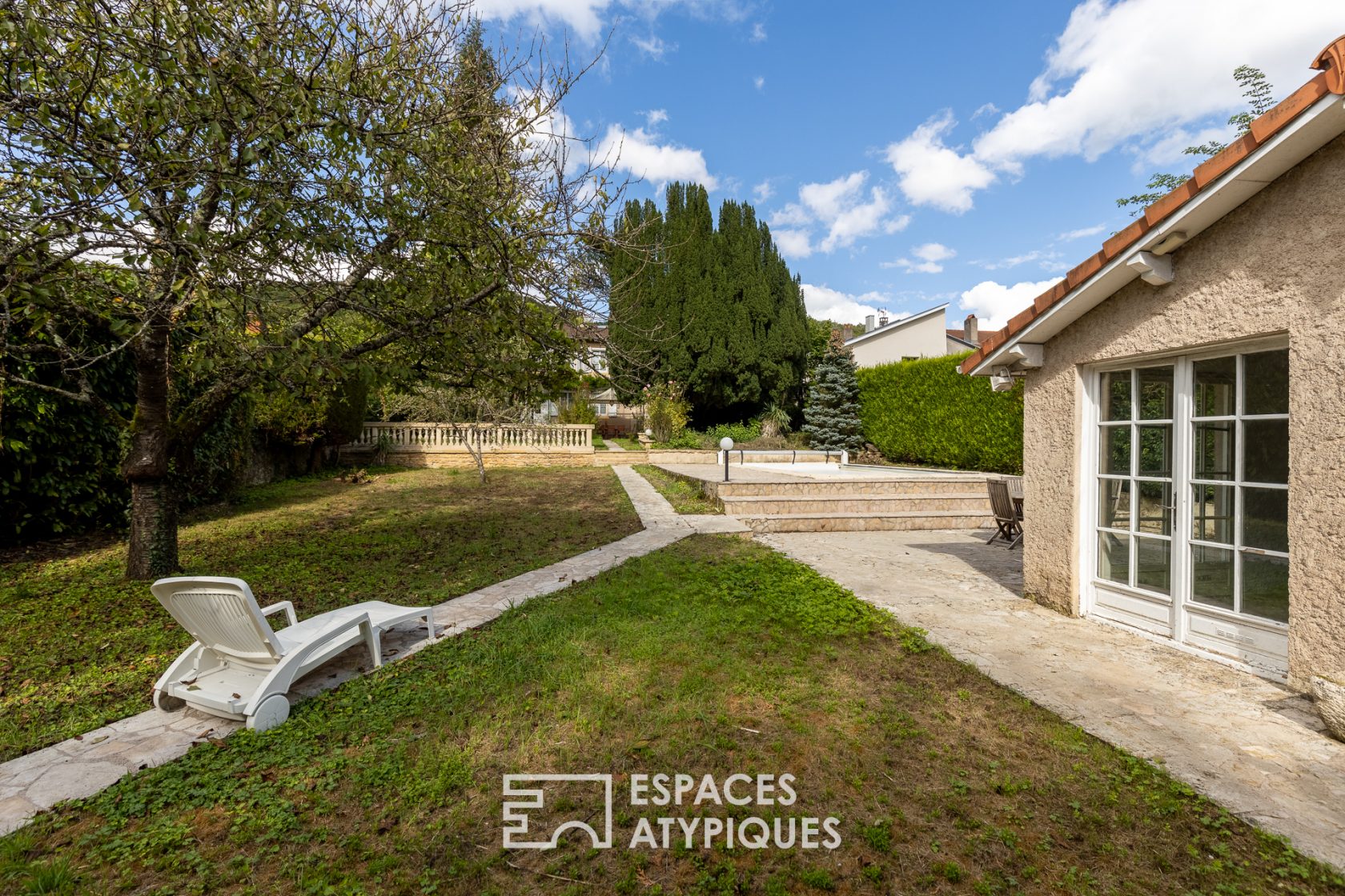 Demeure bourgeoise fin XVIIe siècle avec piscine et jardin