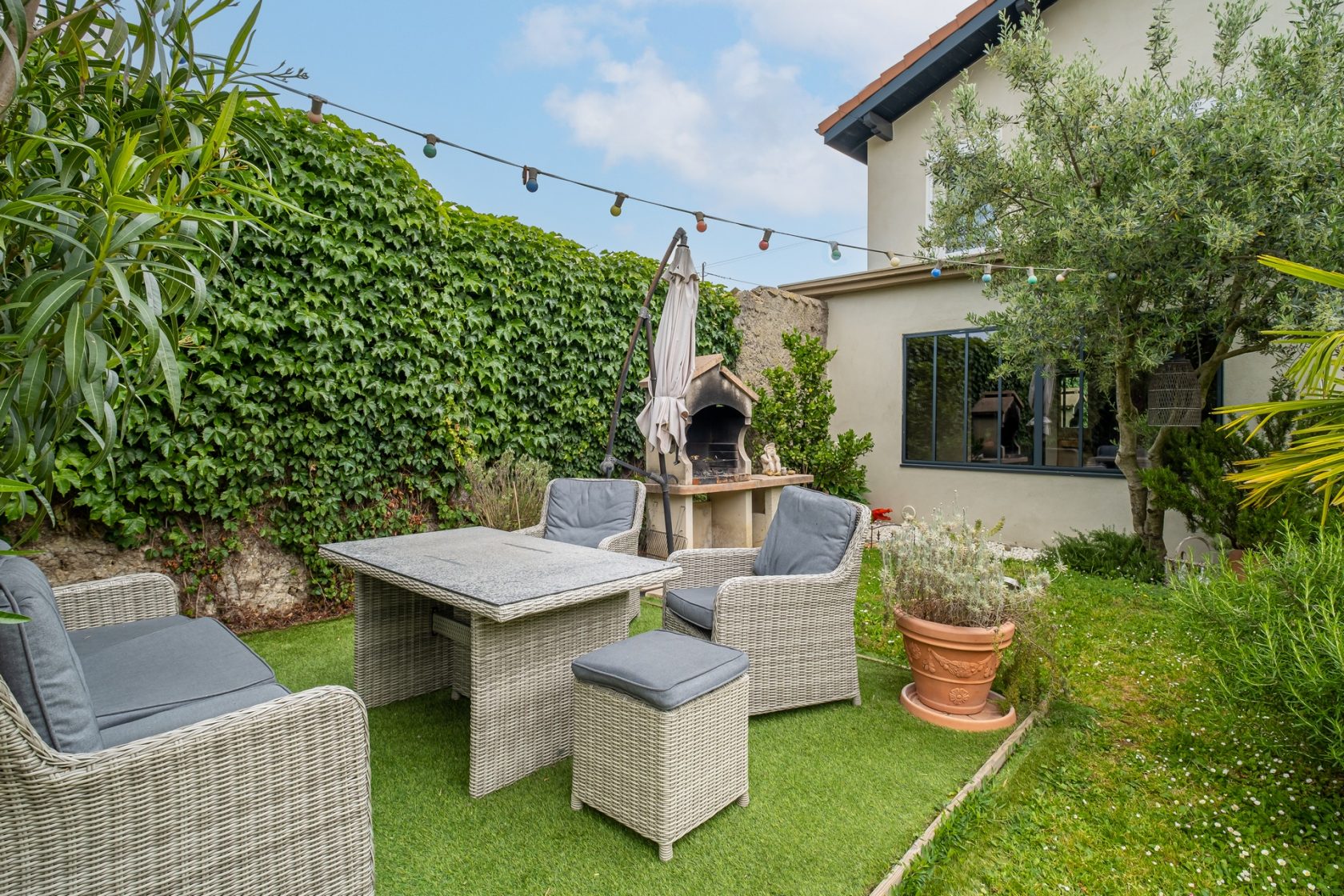 Old renovated farmhouse with swimming pool