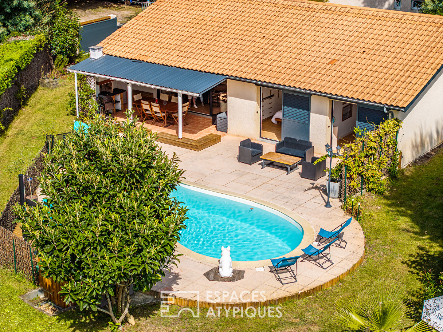 Villa rénovée avec dépendance et piscine à La Hume