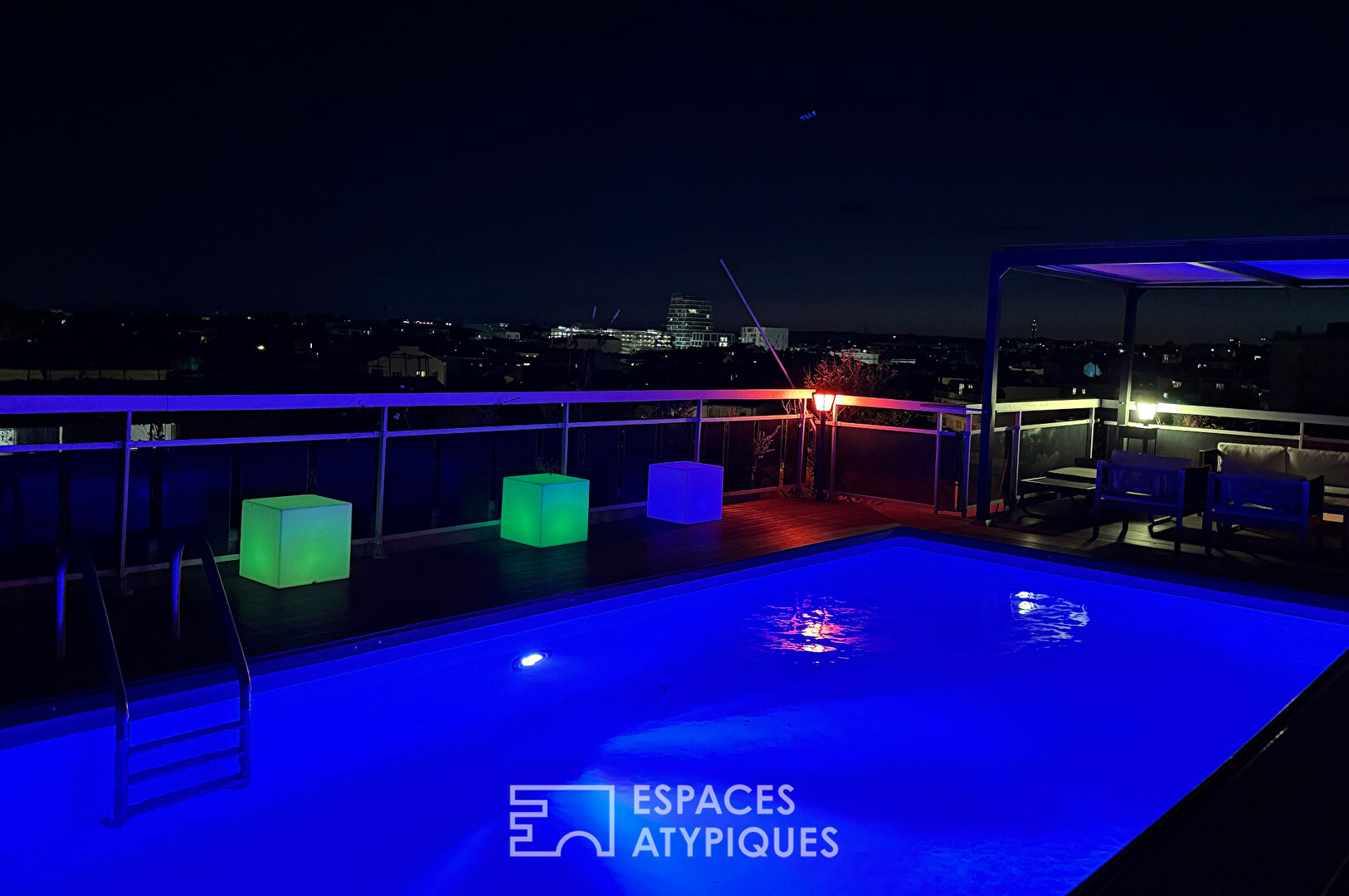 Incroyable rooftop avec piscine au coeur de Montpellier