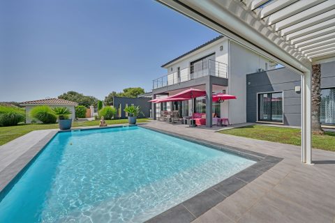 Spacious contemporary villa at the gates of the Camargue