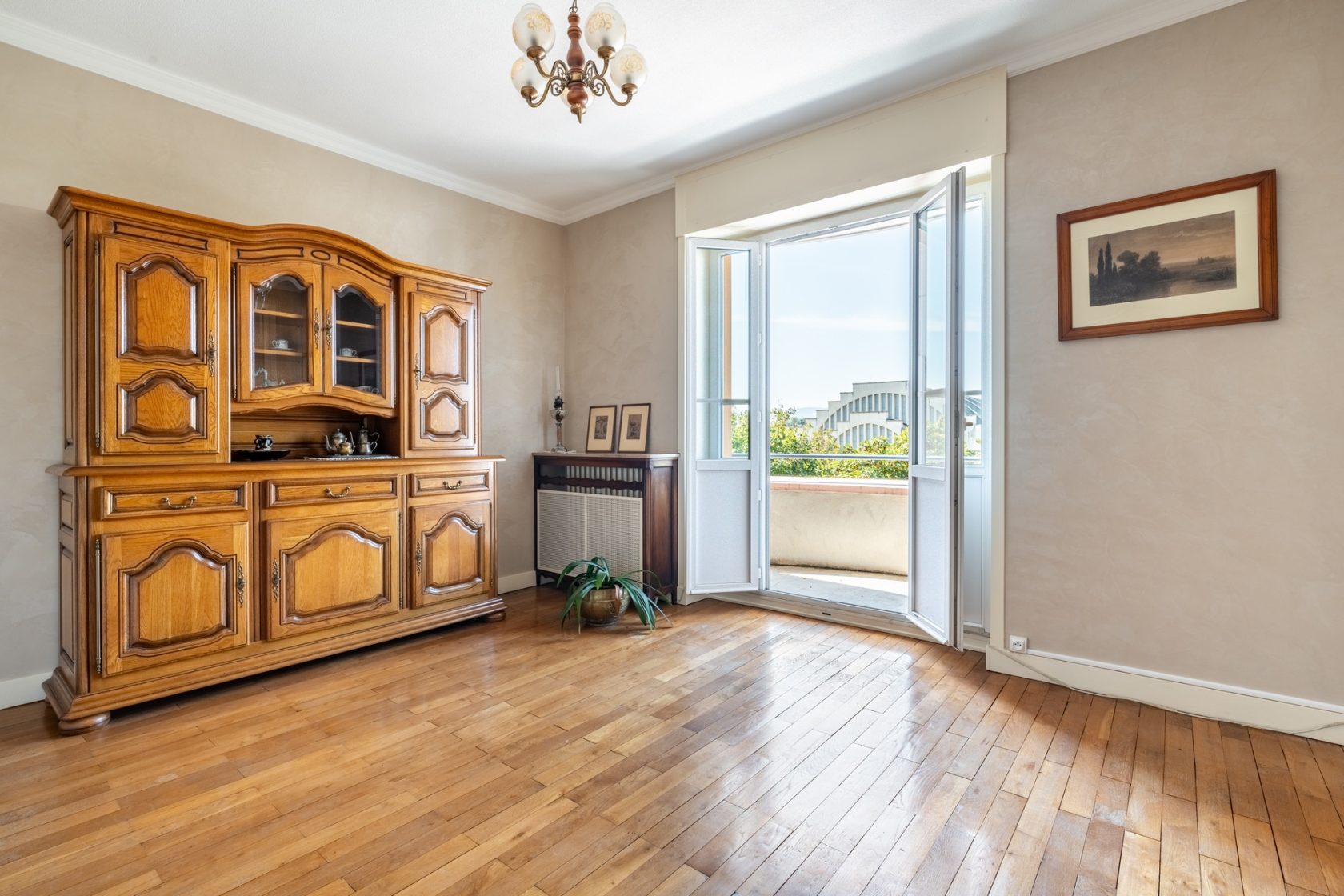 Apartment to renovate in the heart of the city center