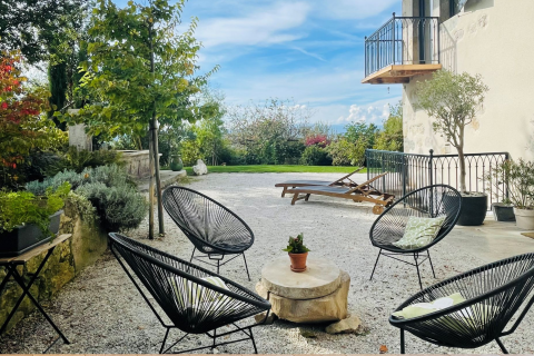 Renovated farmhouse with its winter garden