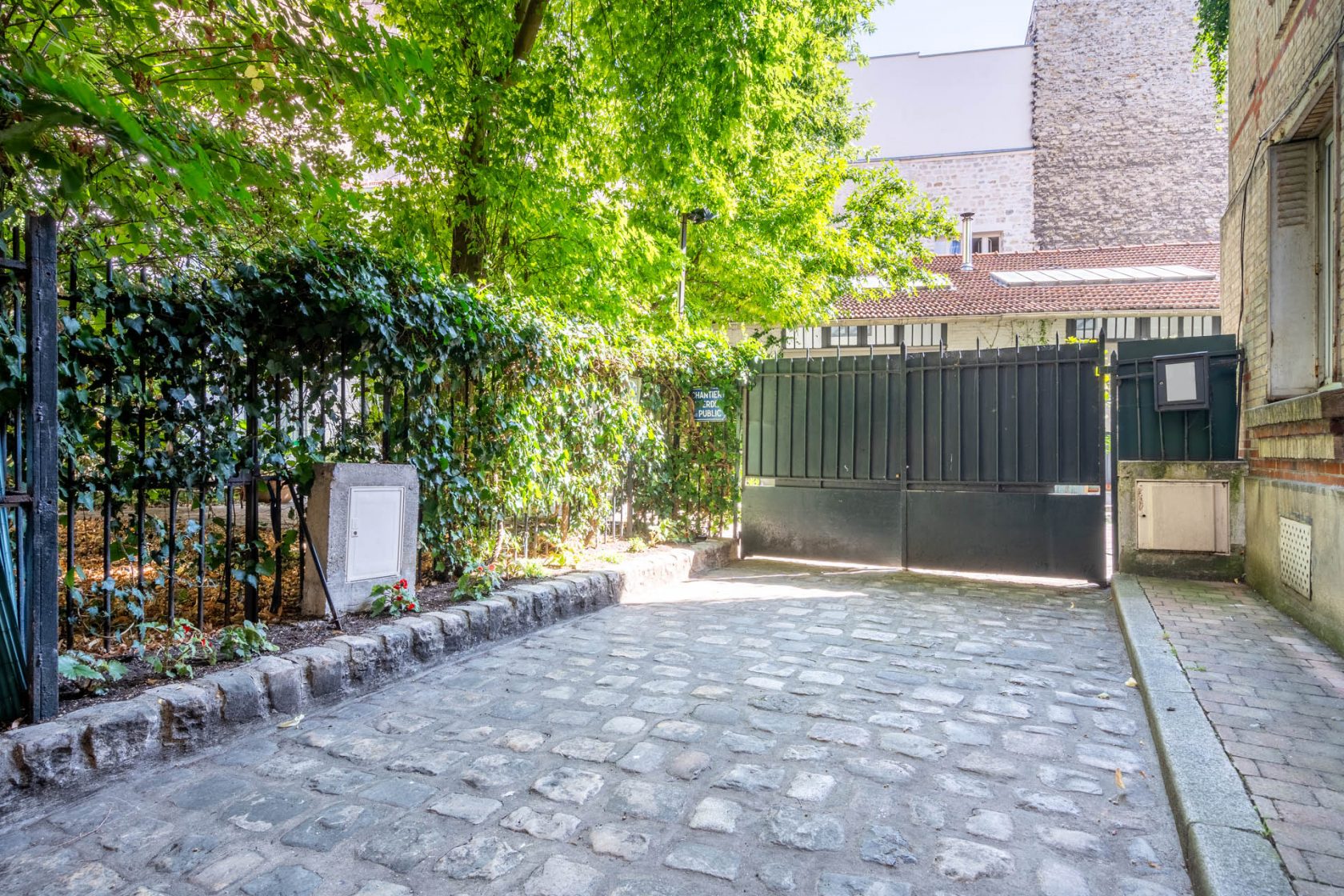 House with garden and terraces