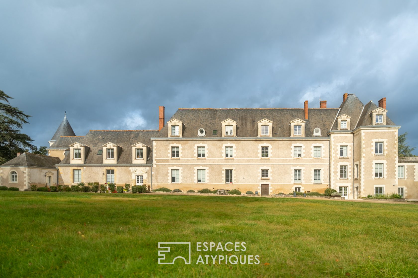 Appartement rénové au sein d’un château