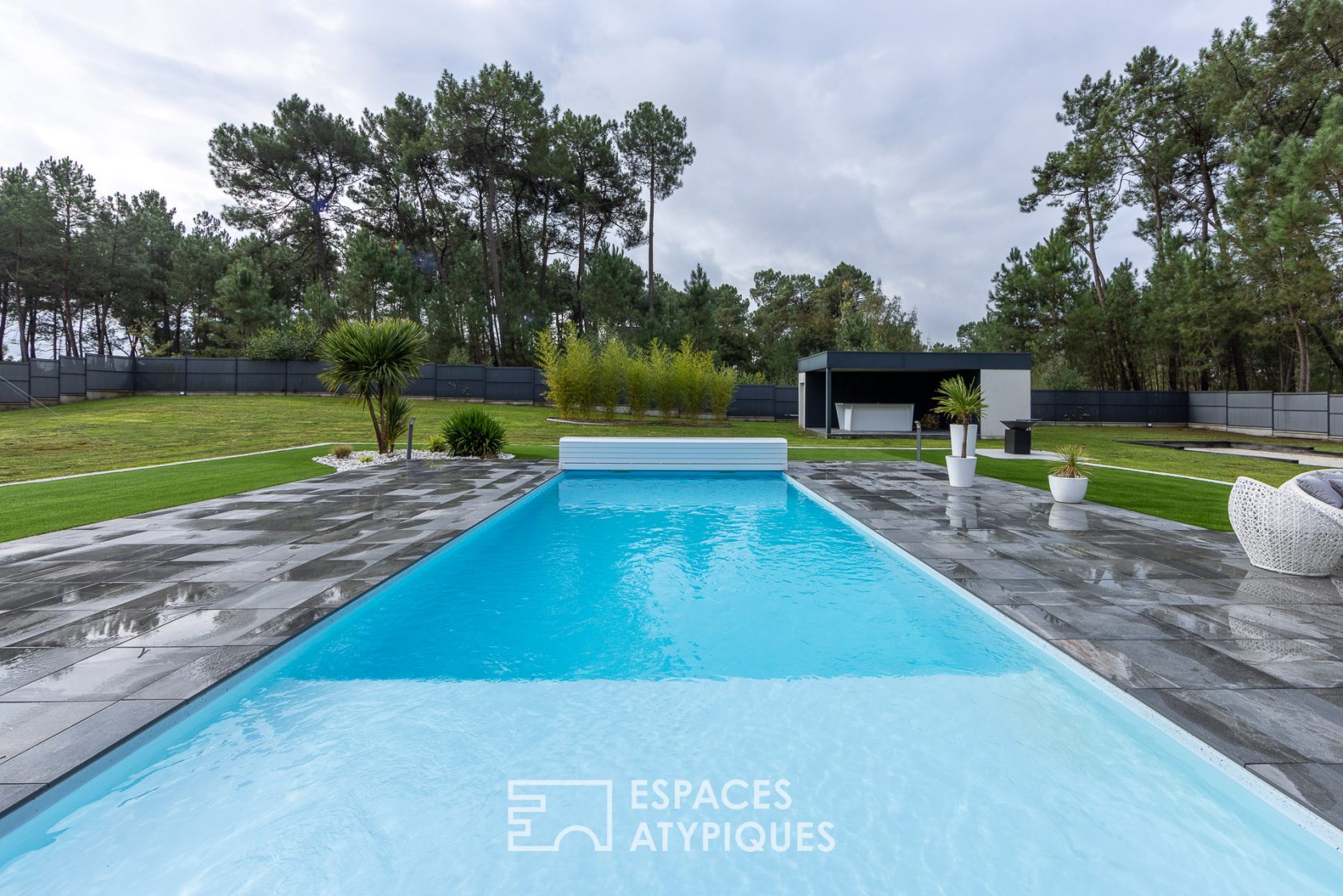 Belle contemporaine familiale avec piscine