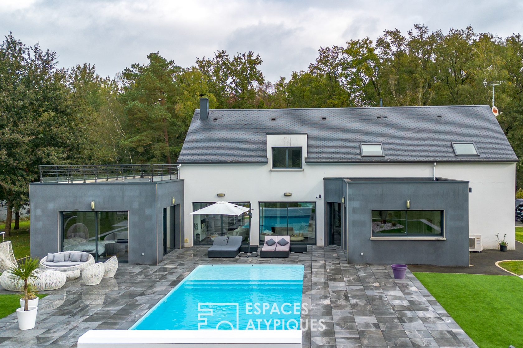 Belle contemporaine familiale avec piscine