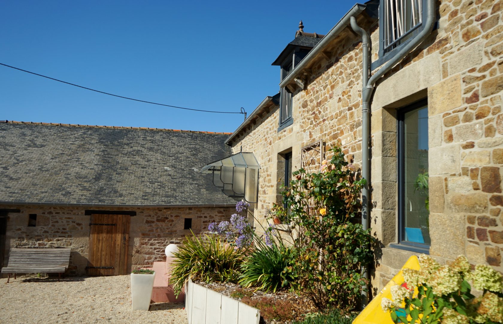 Maison de ville avec sa dépendance et son grand garage