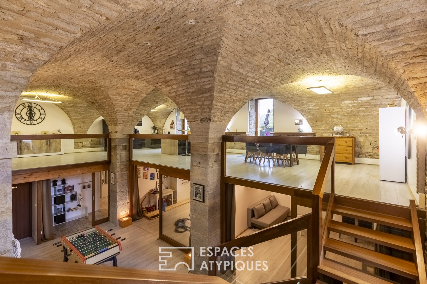 Atypical loft with garden in a historic building