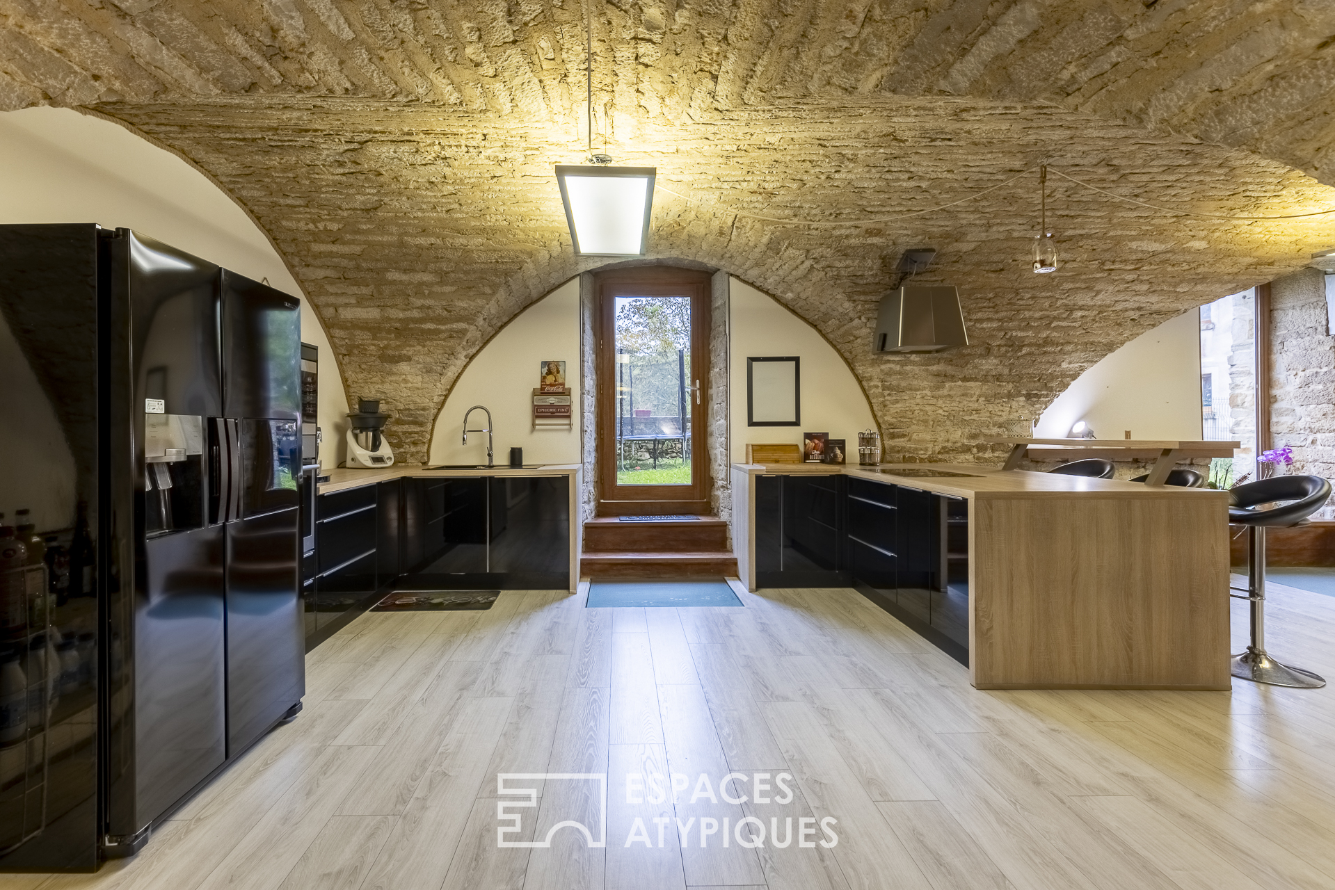 Atypical loft with garden in a historic building