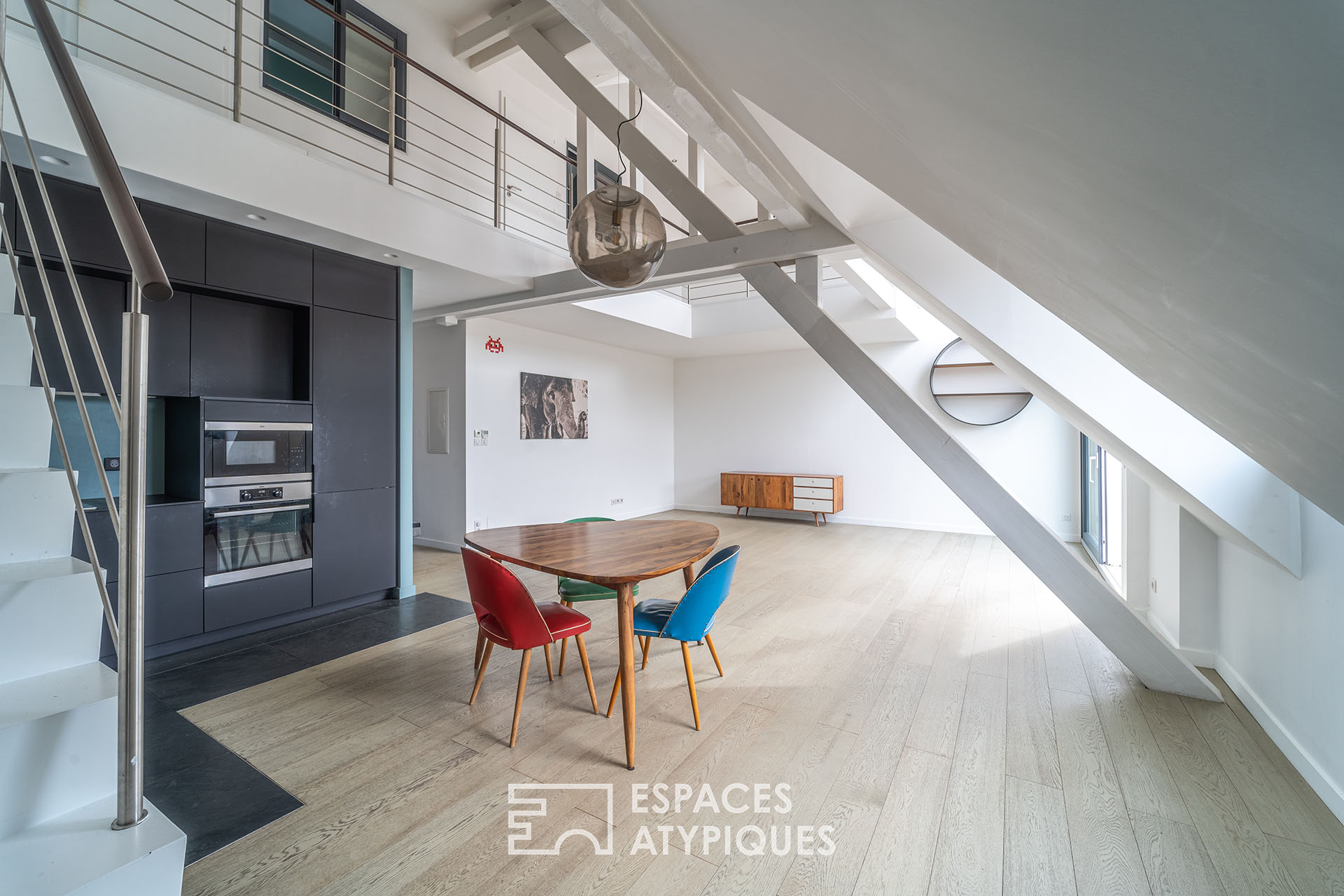 Duplex esprit loft et sa terrasse