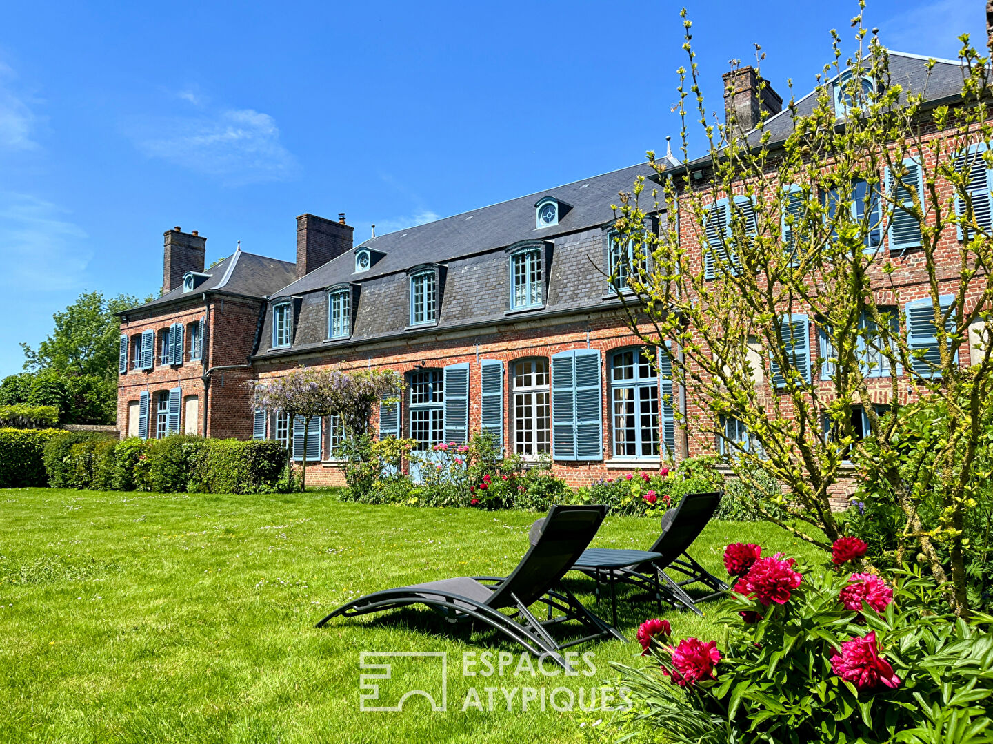 Château avec parc et gîte rénové aux portes de la Baie de Somme