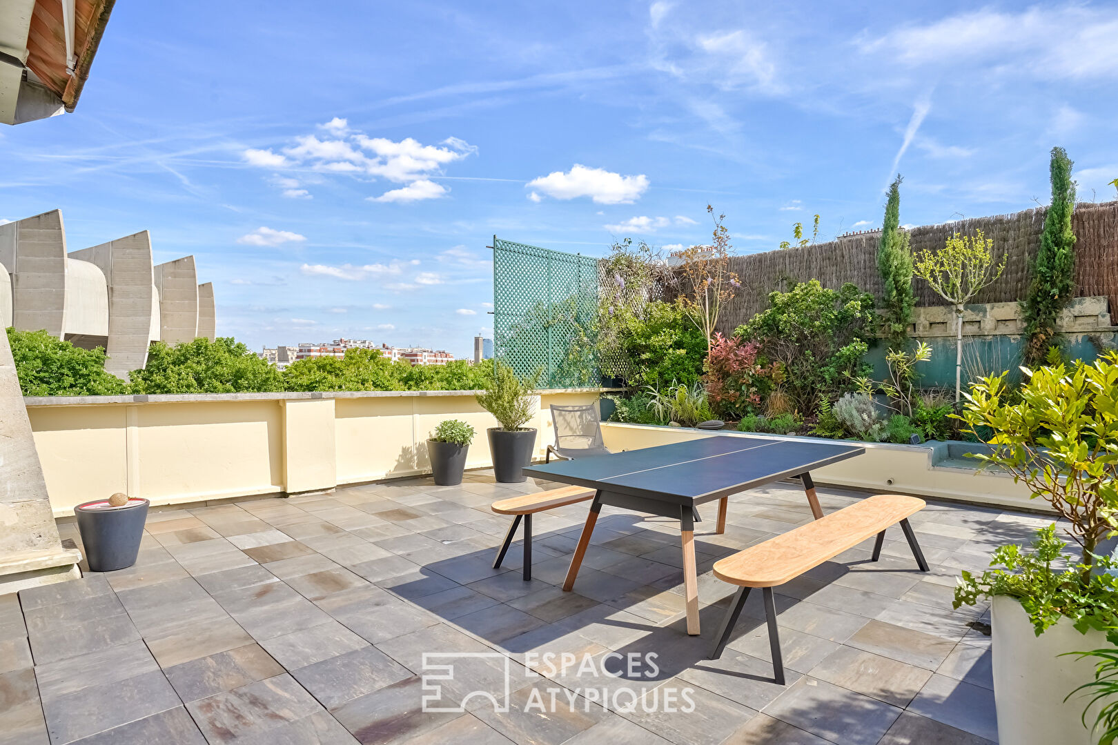 Duplex with terrace designed by architect Henri Pottier in the heart of the Princes district