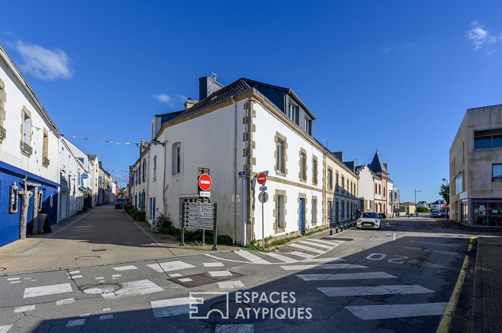 Authentic house, to renovate, near the port.