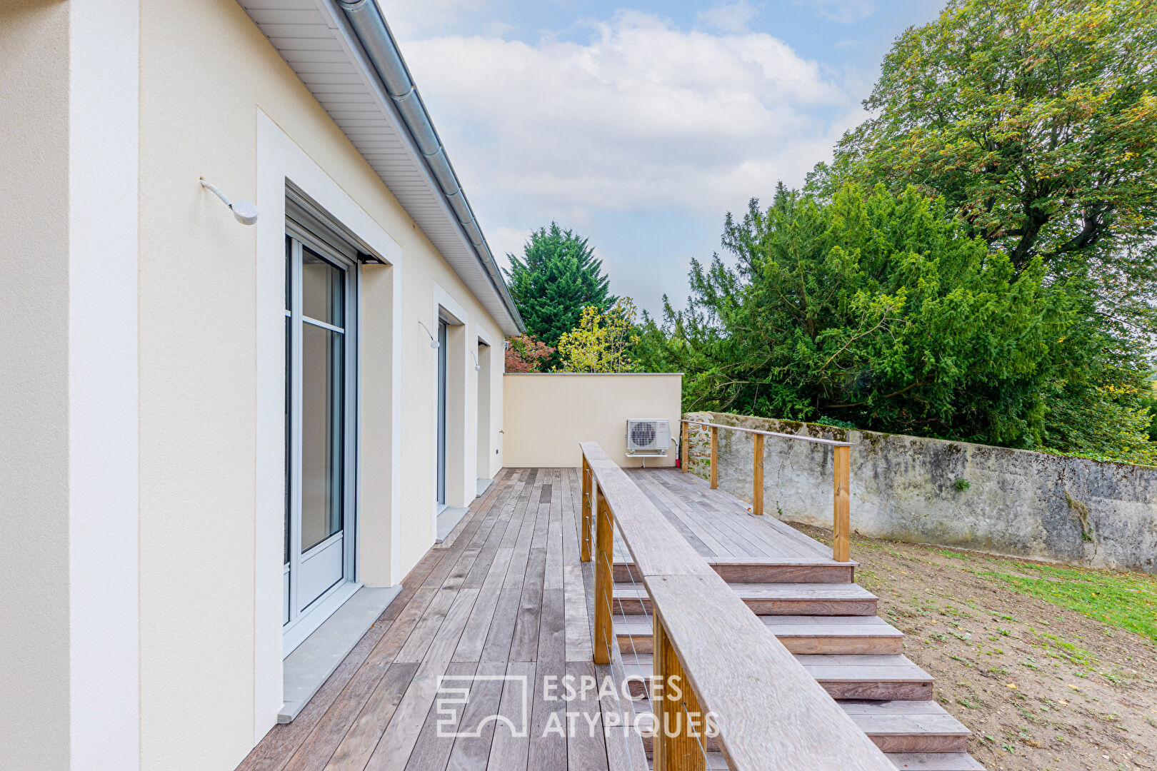 Maison ancienne entièrement rénovée au coeur du vieux village de Saint-Prix