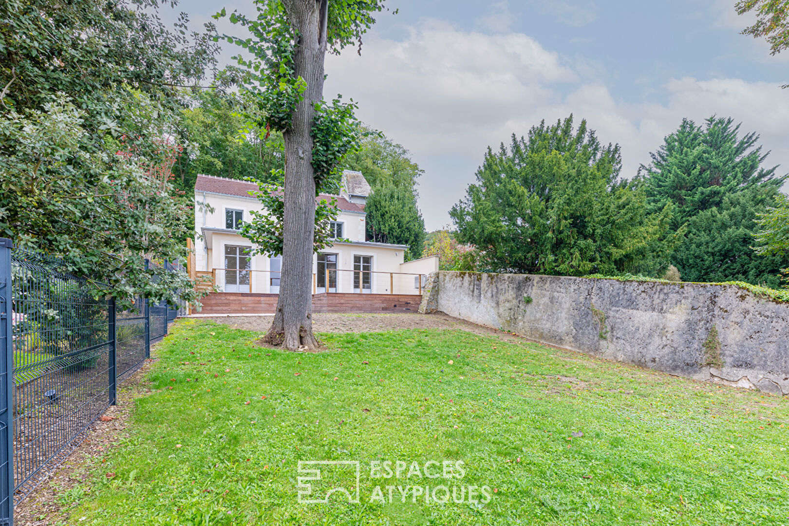 Maison ancienne entièrement rénovée au coeur du vieux village de Saint-Prix