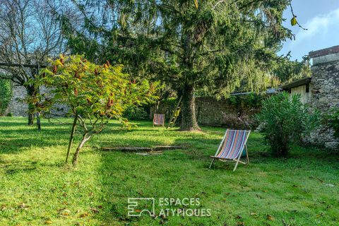 Family home with old-world charm and its large garden near the banks of the Loire