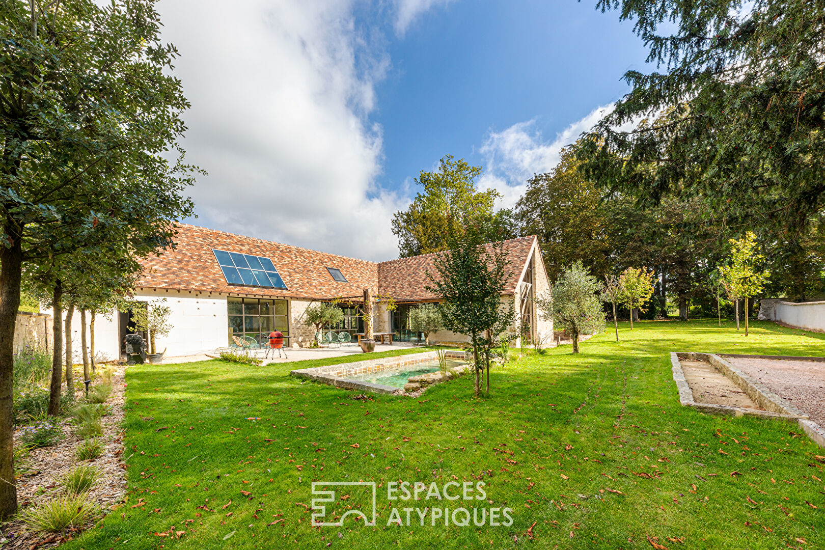 Exceptional Property with pool in the heart of the Natural Park