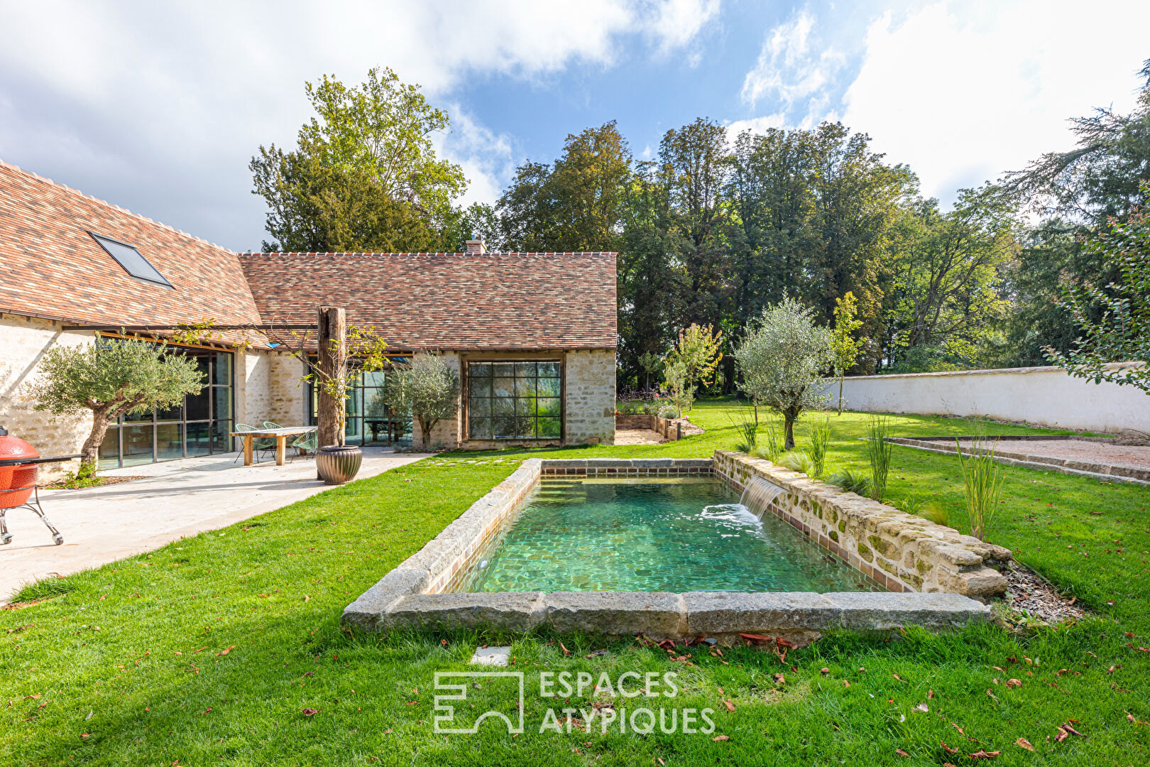 Exceptional Property with pool in the heart of the Natural Park