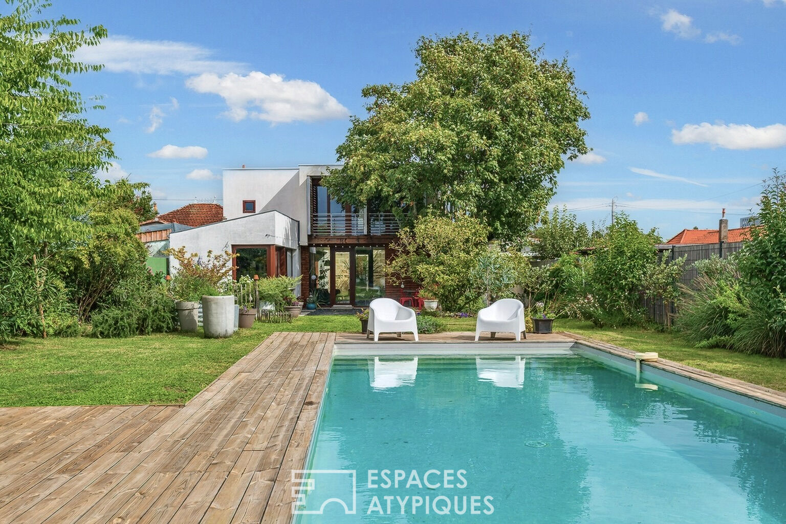 Charmante maison d’architecte avec grand jardin et piscine