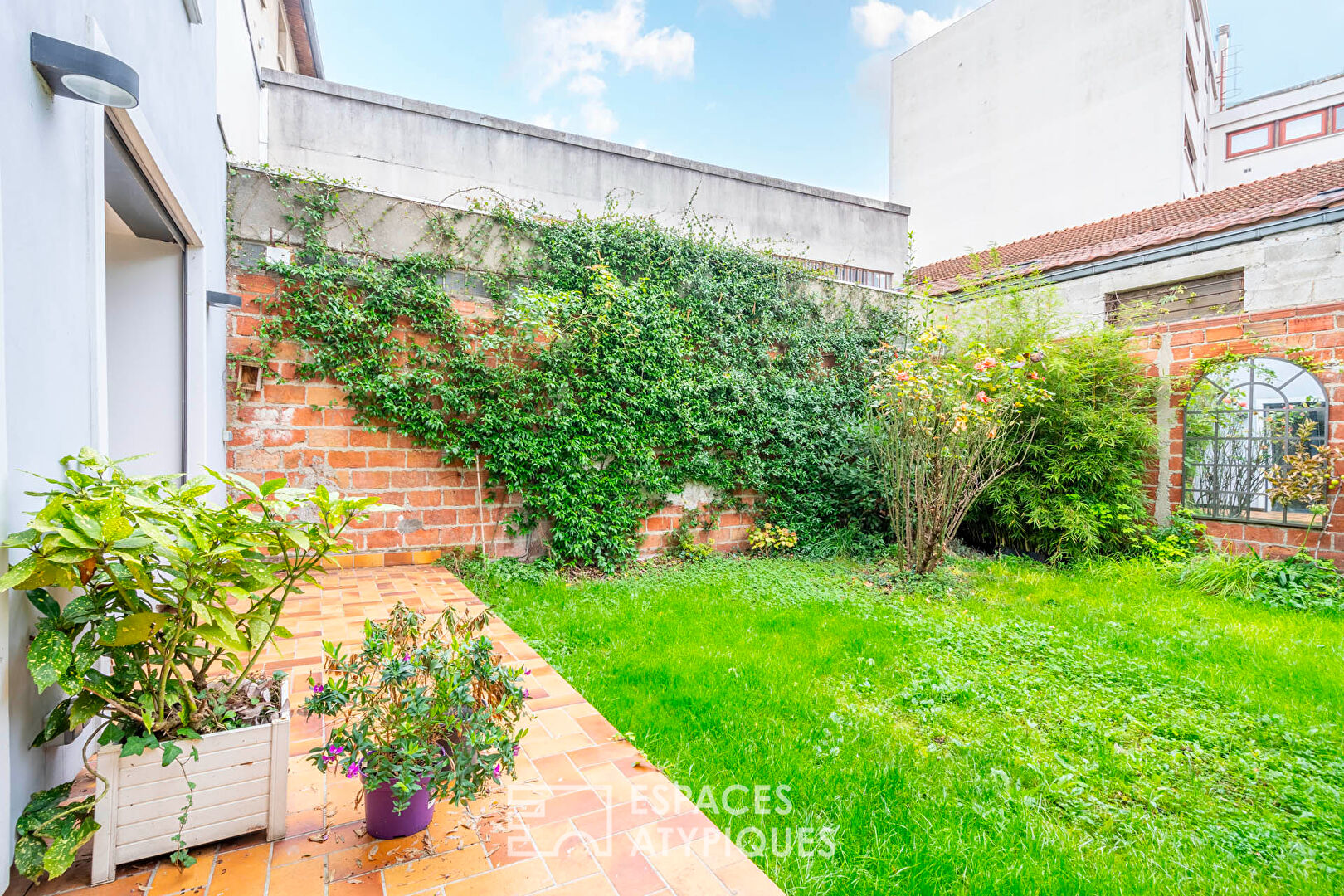 Townhouse with garden