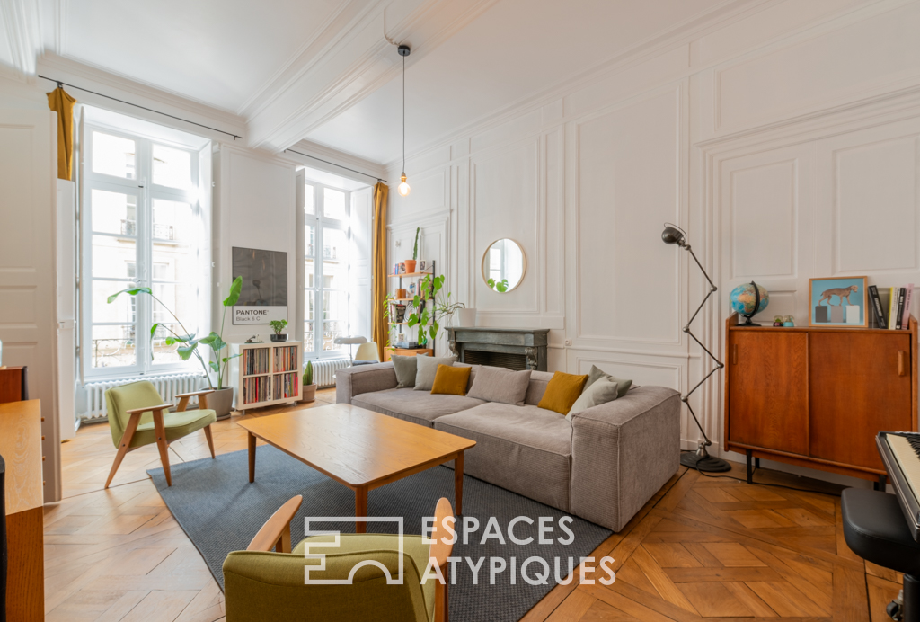 Bel appartement rénové, chargé d’histoire – hyper centre Rennes