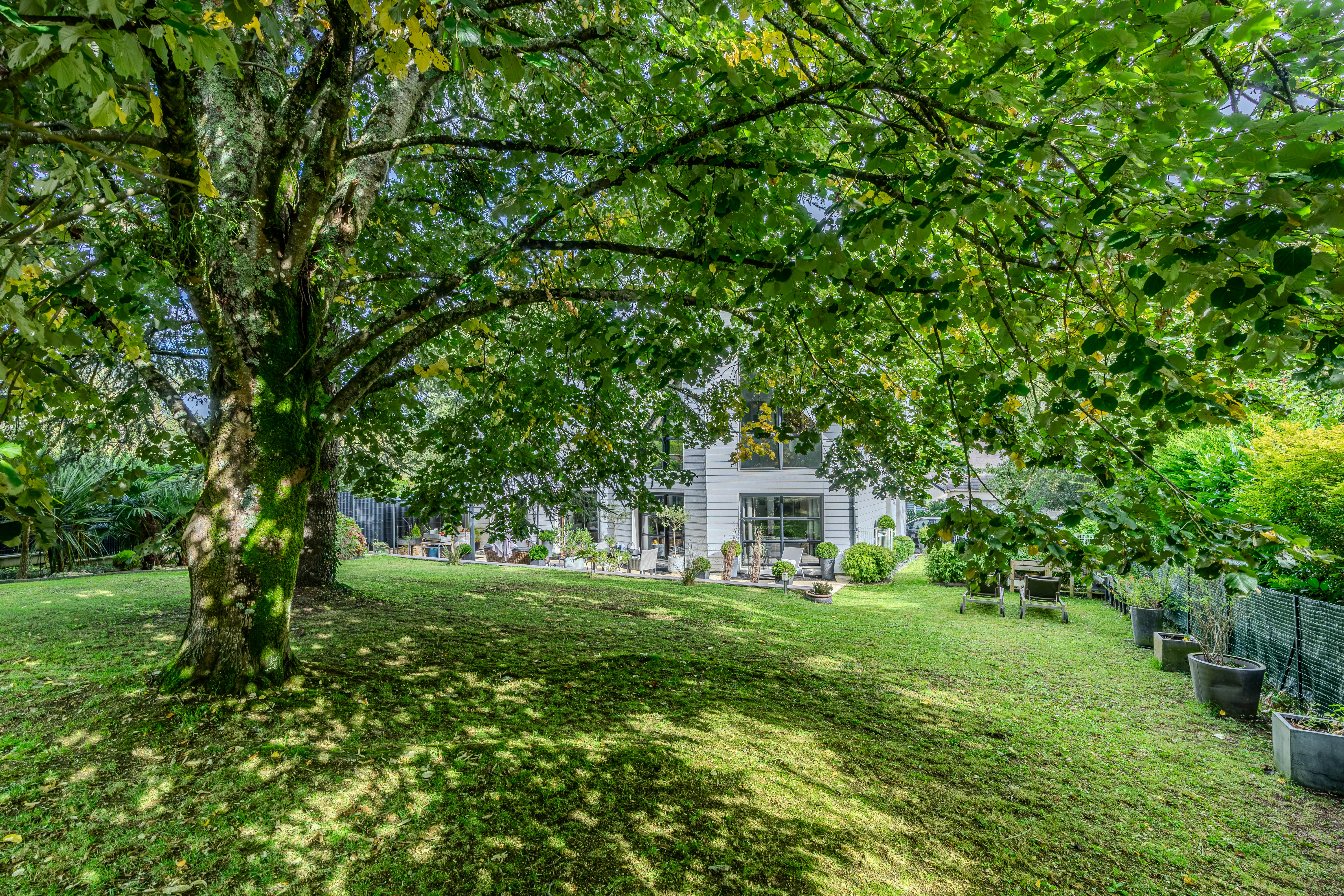 Elegant and Well-Maintained: Architect-Designed House Near the Village of Treillières