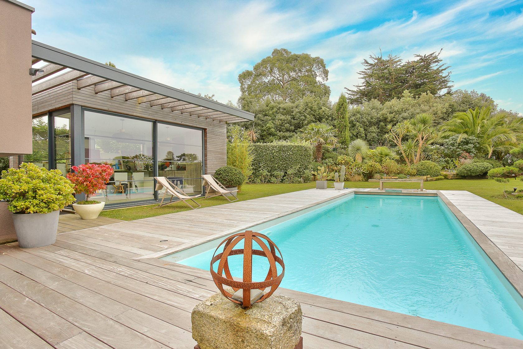 Villa d’architecte  haut de gamme avec piscine LANCIEUX