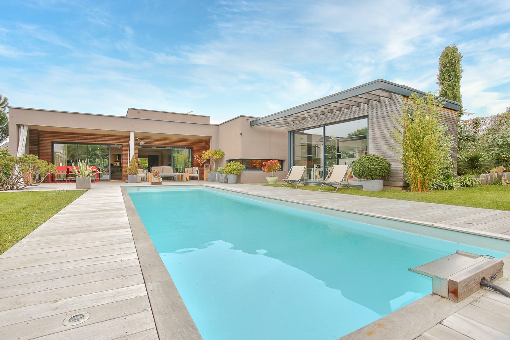 Villa d’architecte  haut de gamme avec piscine LANCIEUX